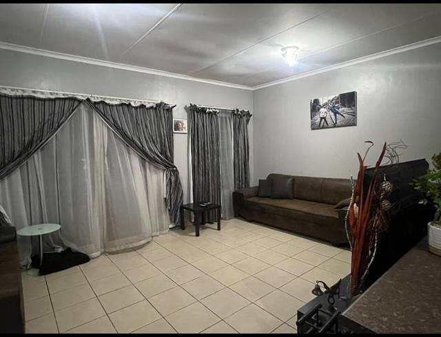 2 BEDROOM APARTMENT FOR SALE IN DIE HOEWES